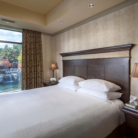 The Royal Kelowna - Bellstar Hotels & Resorts Zewnętrze zdjęcie