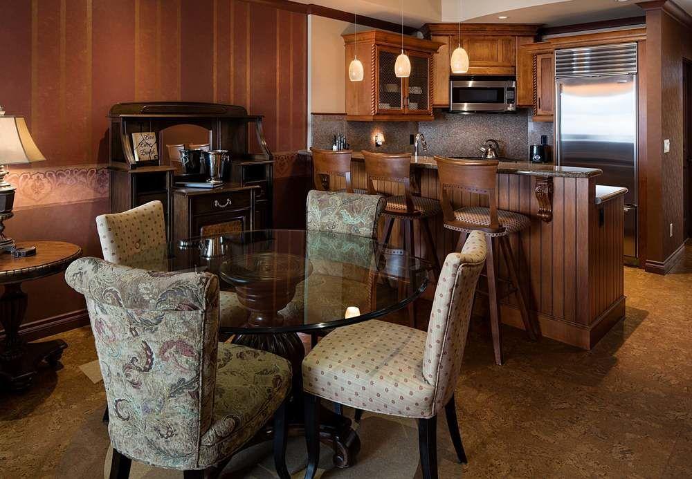 The Royal Kelowna - Bellstar Hotels & Resorts Zewnętrze zdjęcie